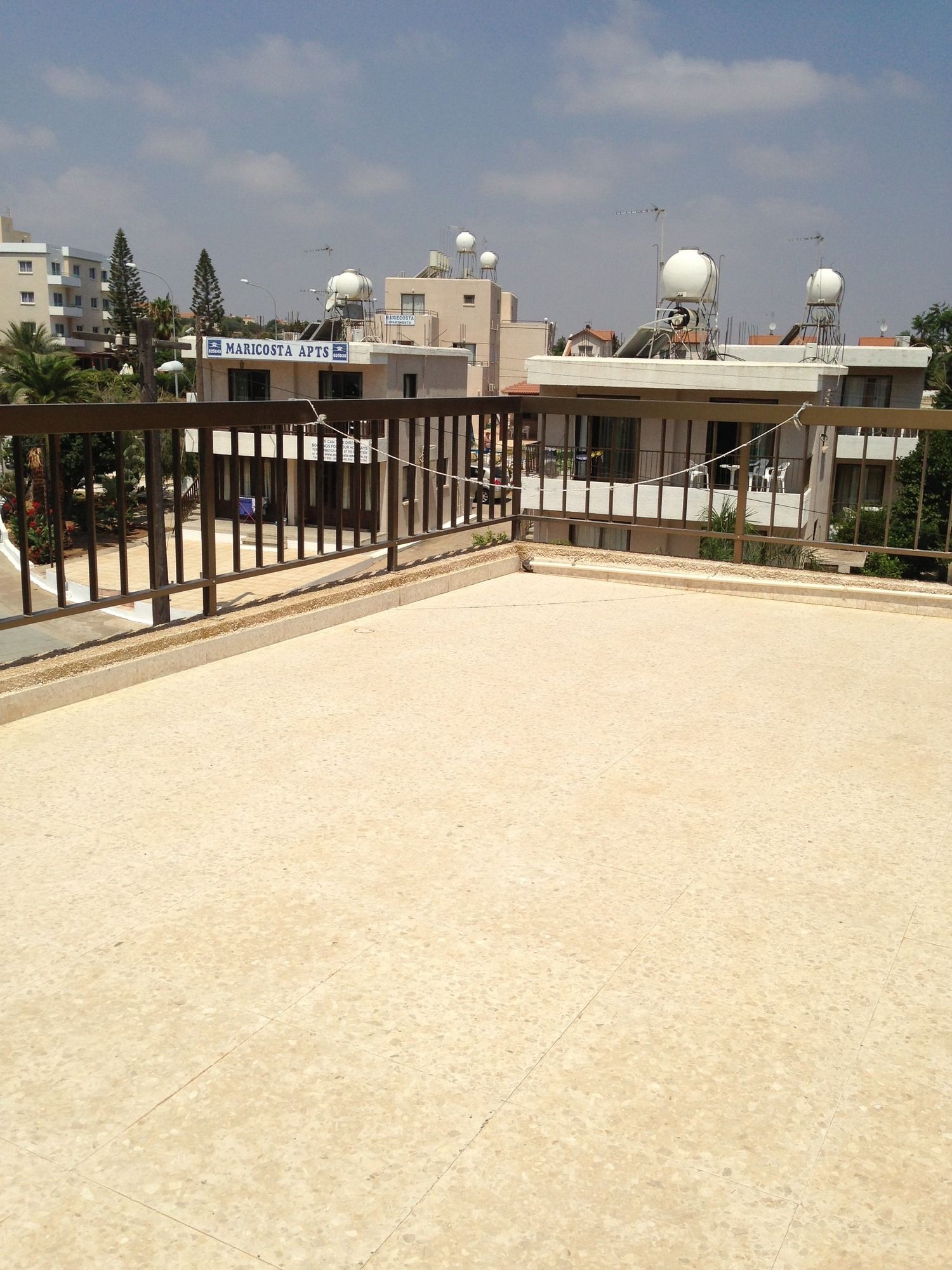Constantaras Apartments