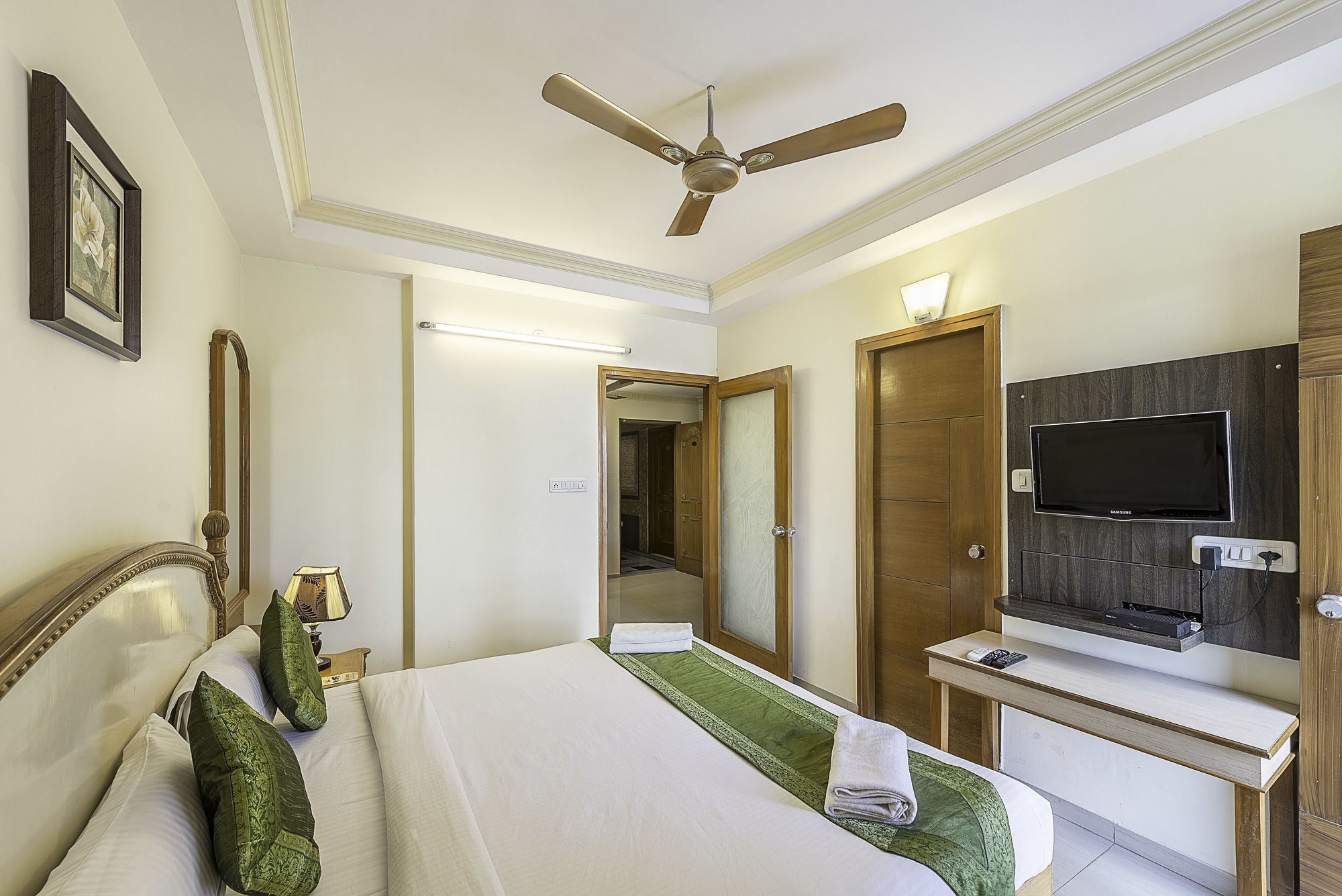Treebo Woodsvilla Suites