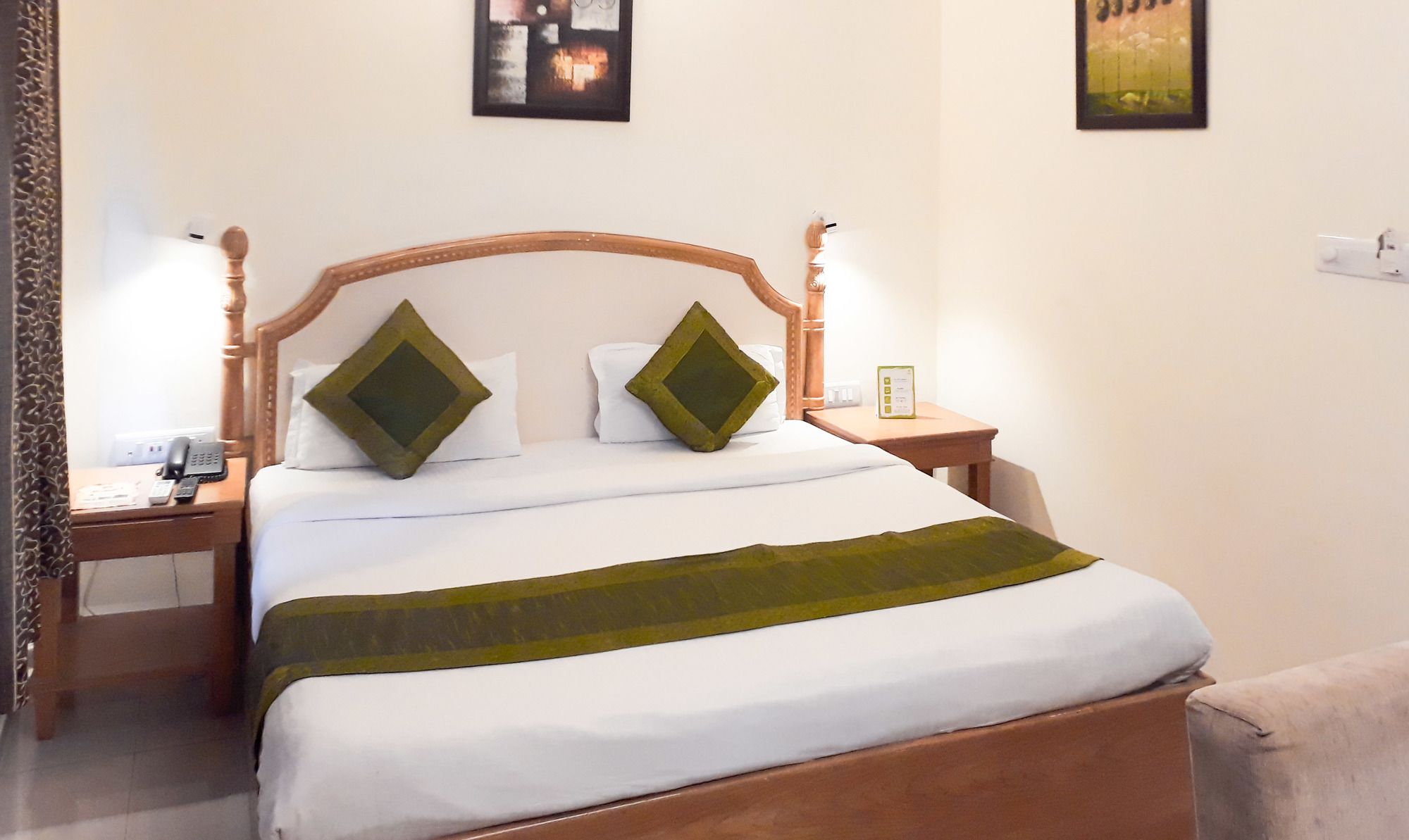 Treebo Woodsvilla Suites