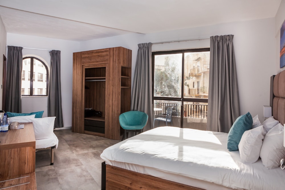 Pebbles Resort