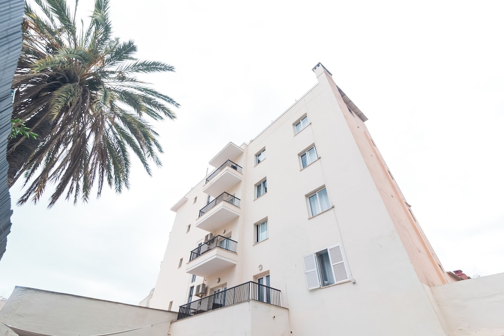 Lis Hotel
