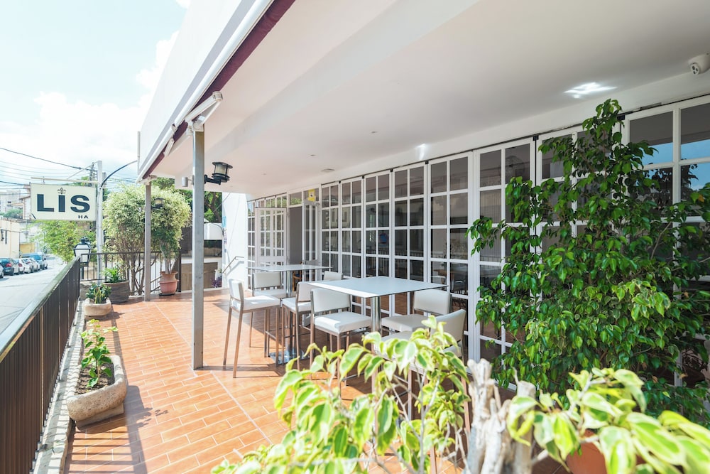 Lis Hotel