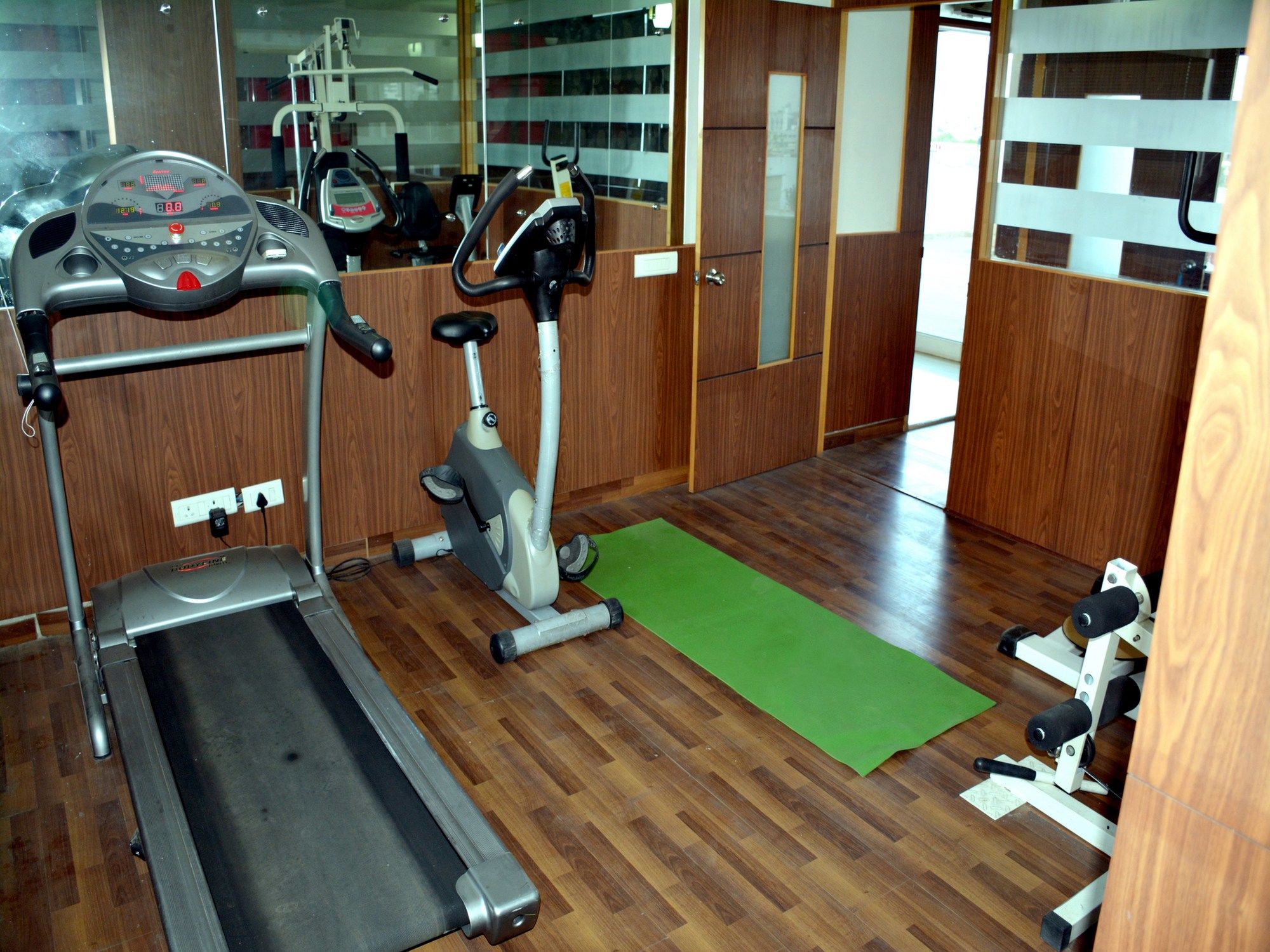 FabHotel Royal CM Bani Park
