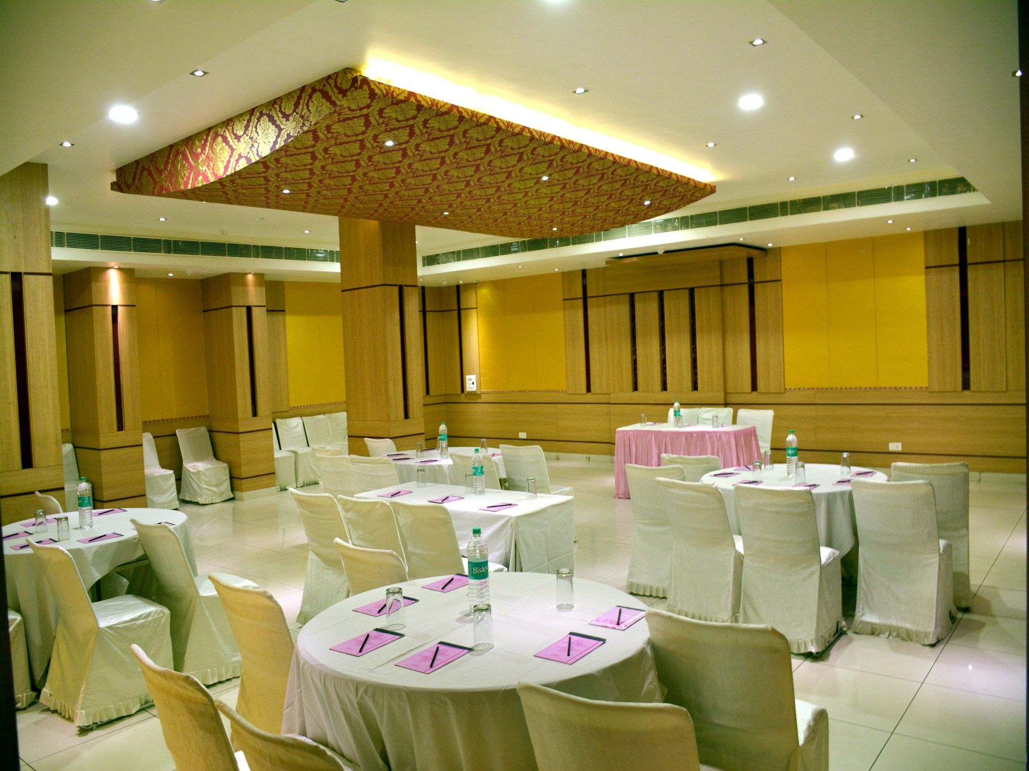 FabHotel Royal CM Bani Park