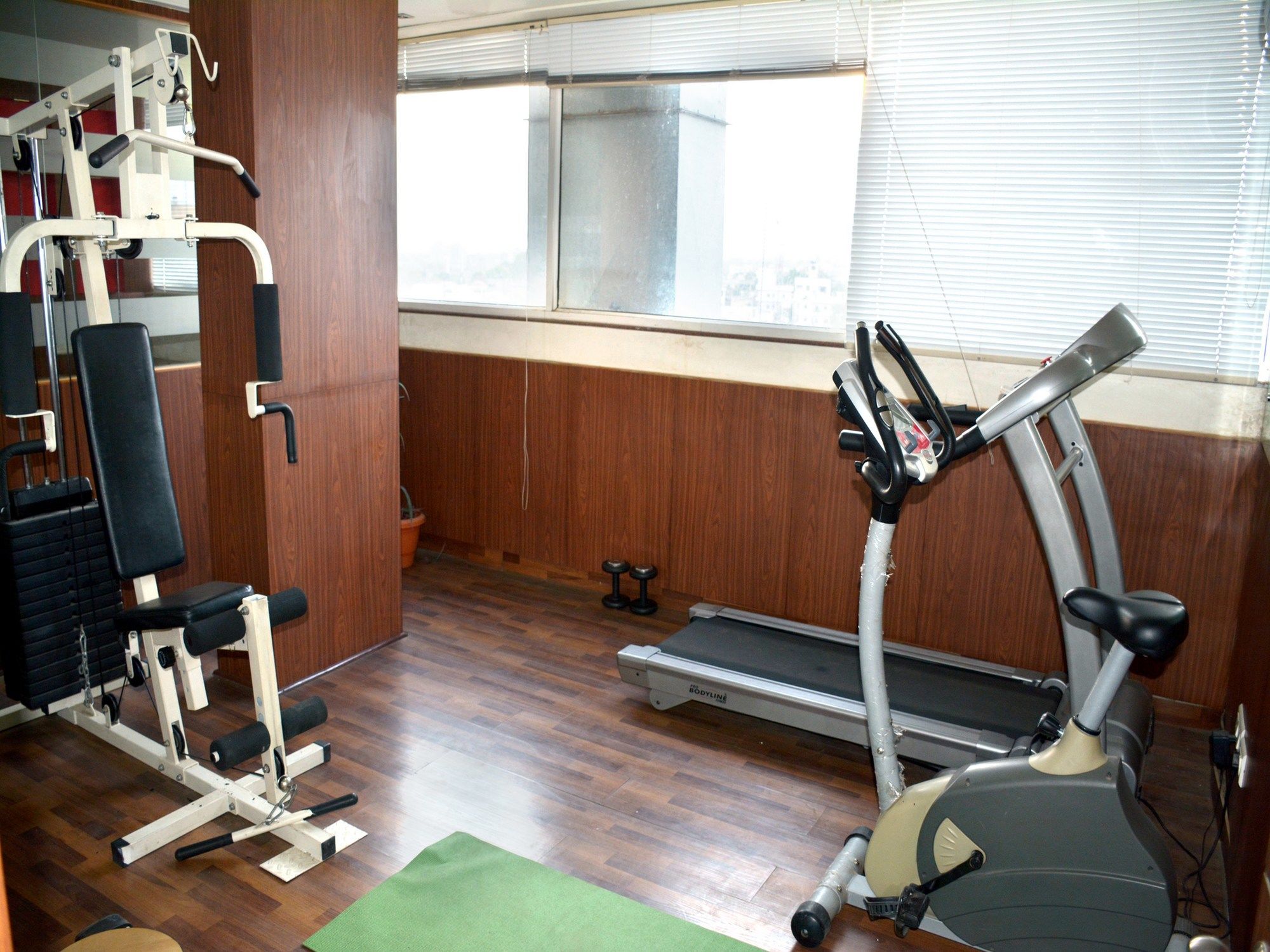 FabHotel Royal CM Bani Park
