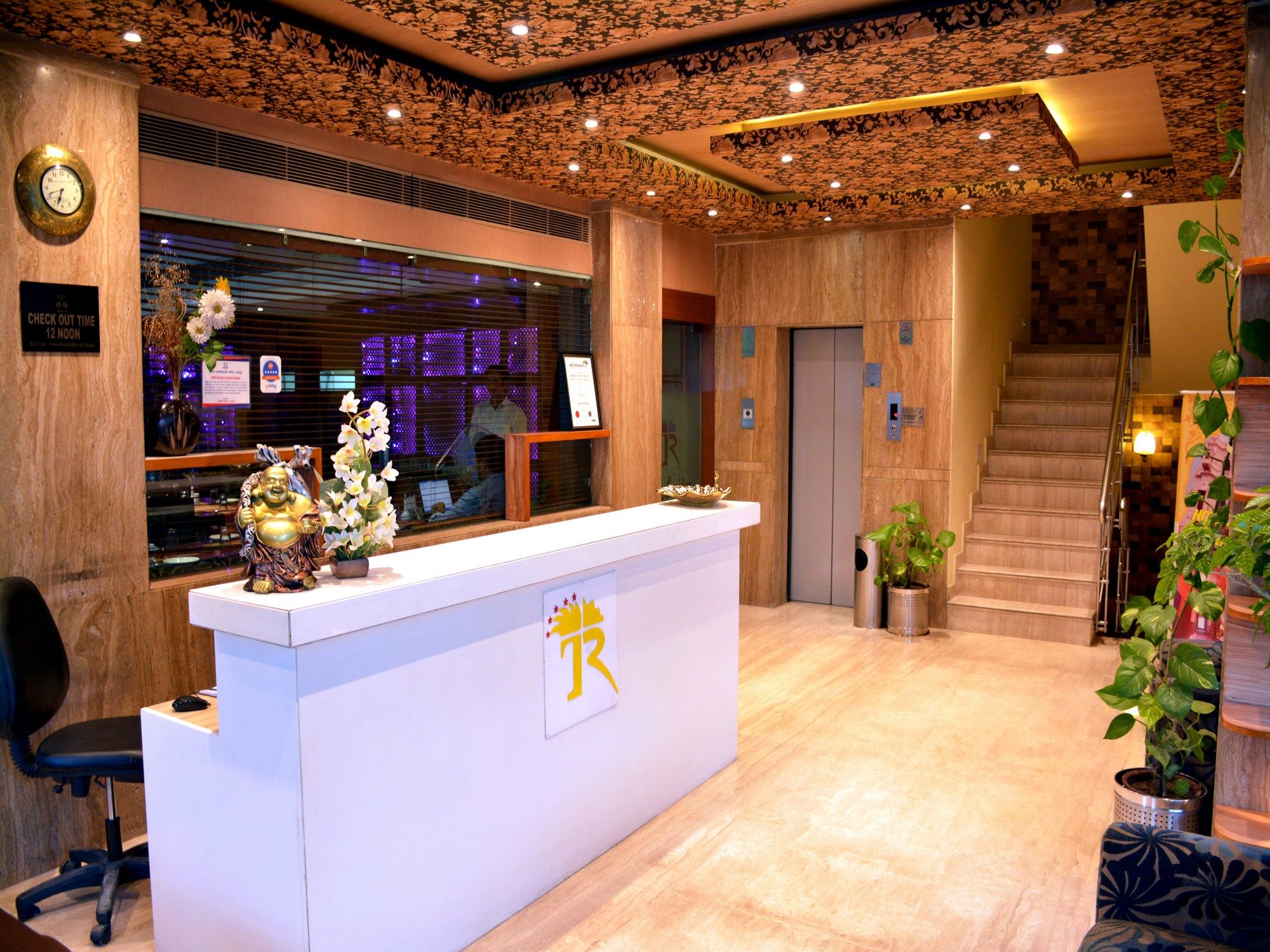 FabHotel Royal CM Bani Park