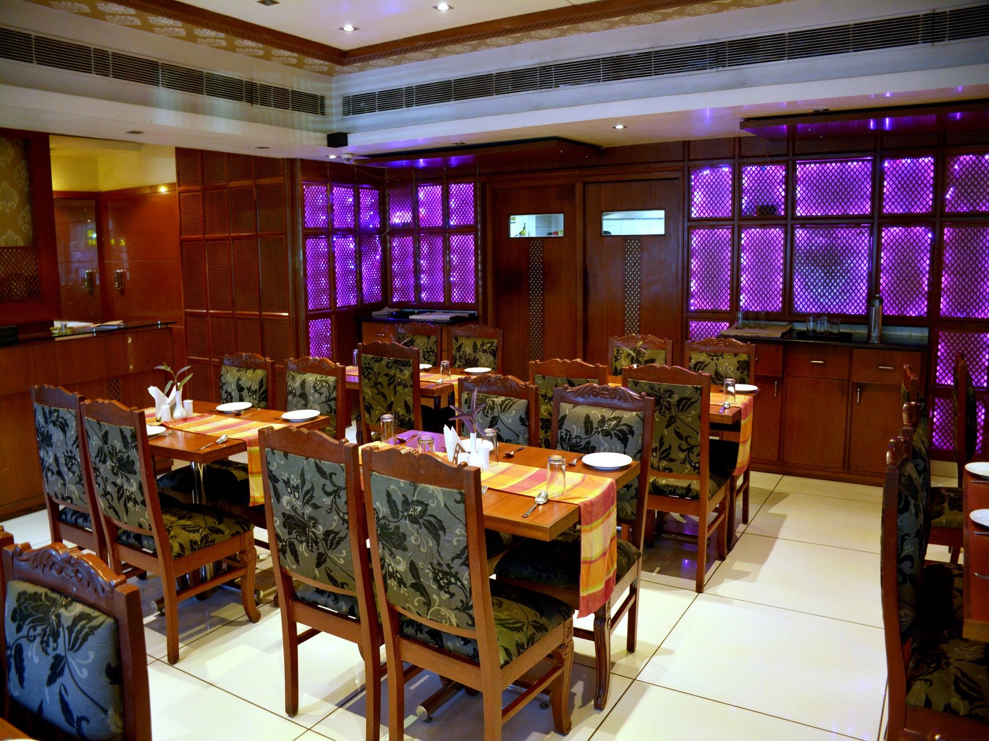 FabHotel Royal CM Bani Park