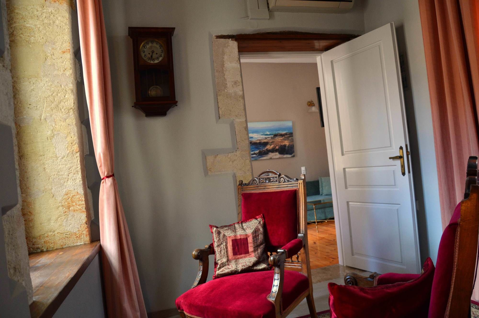 Erietta Suites
