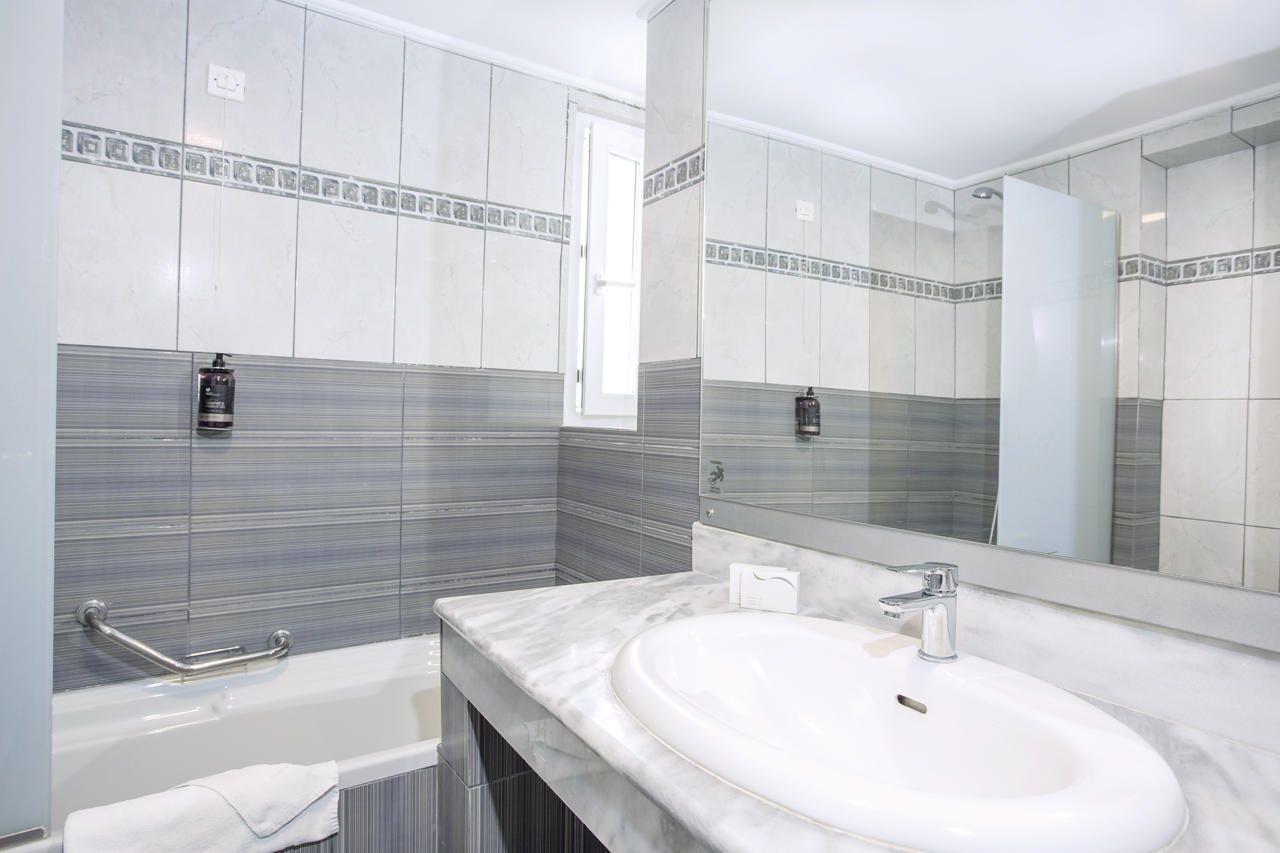 Kosta Palace City Hotel