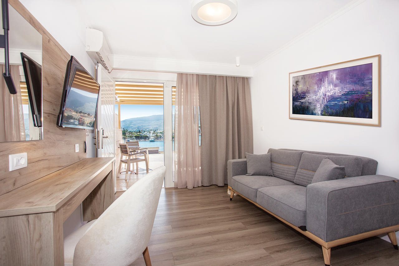 Kosta Palace City Hotel