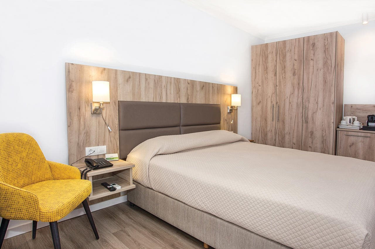 Kosta Palace City Hotel