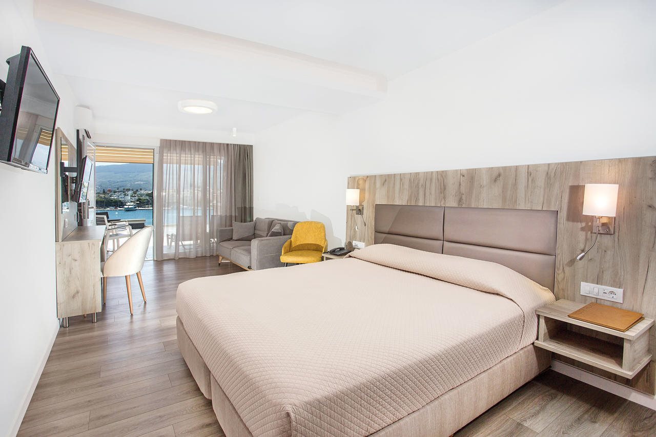 Kosta Palace City Hotel