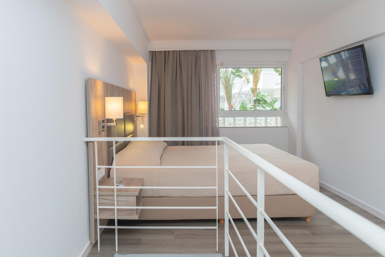 Kosta Palace City Hotel
