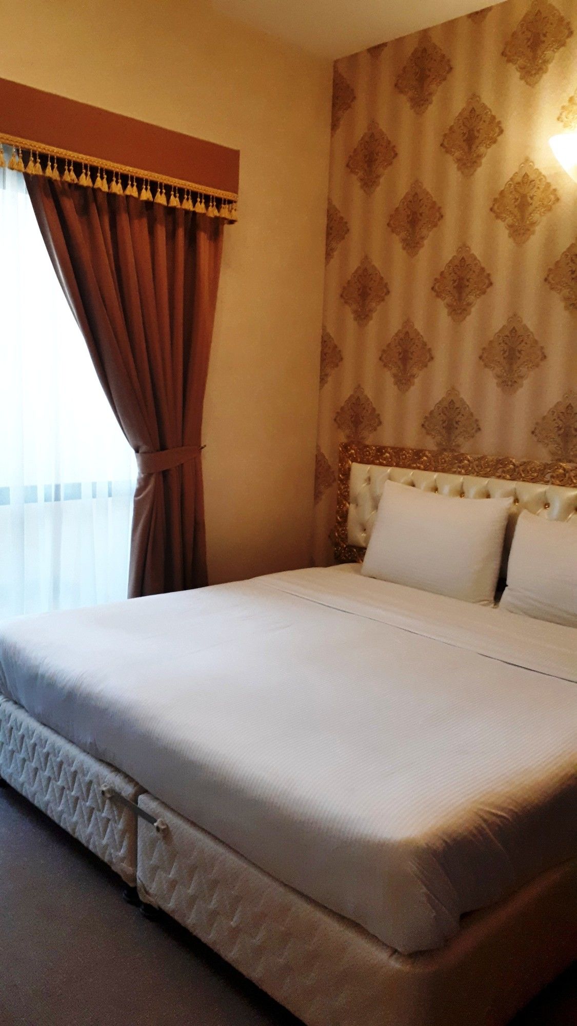 Royal Garden Hotel
