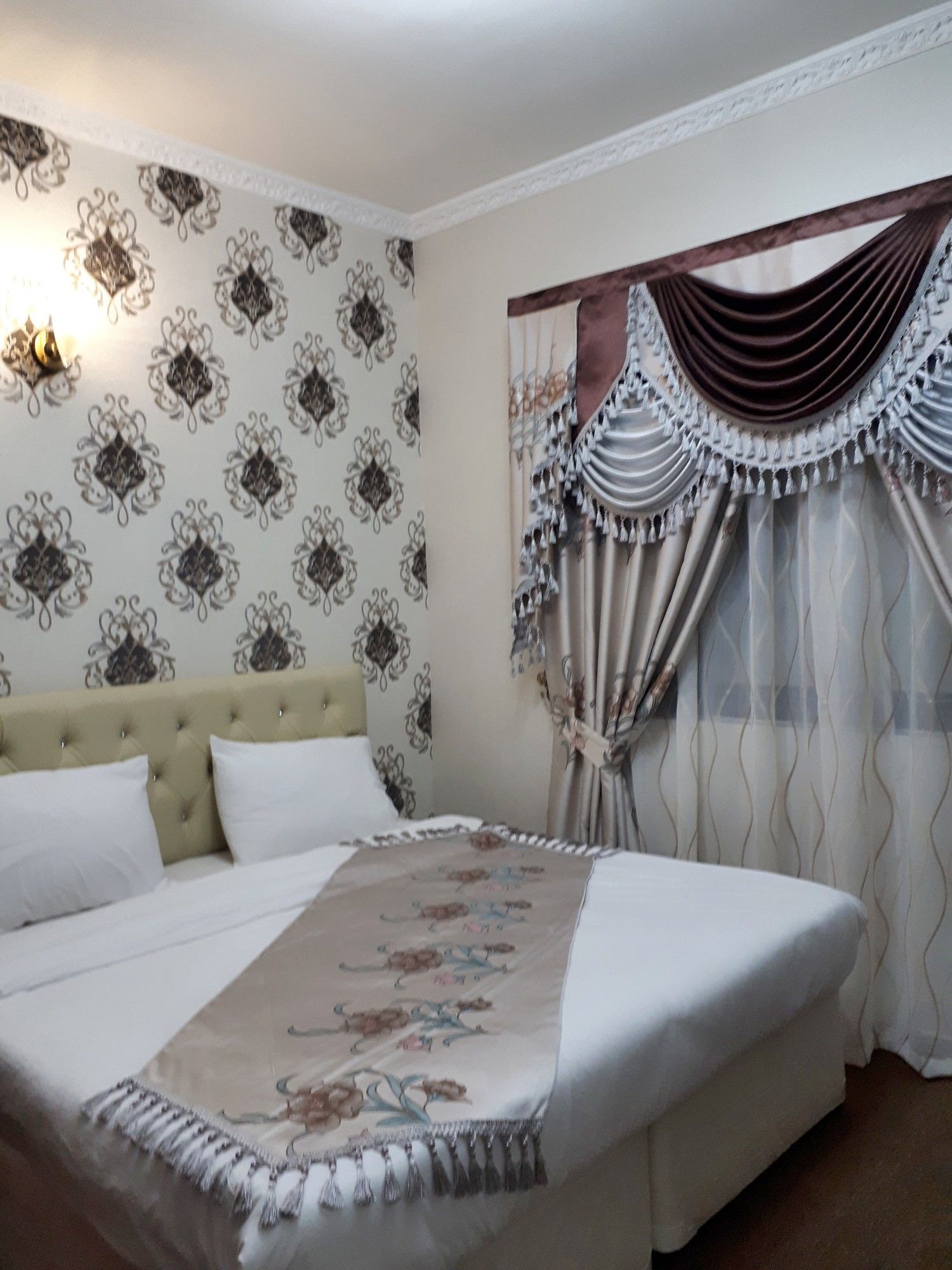 Royal Garden Hotel