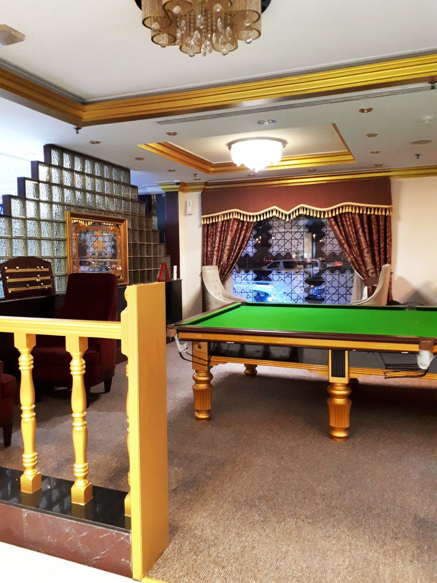 Royal Garden Hotel