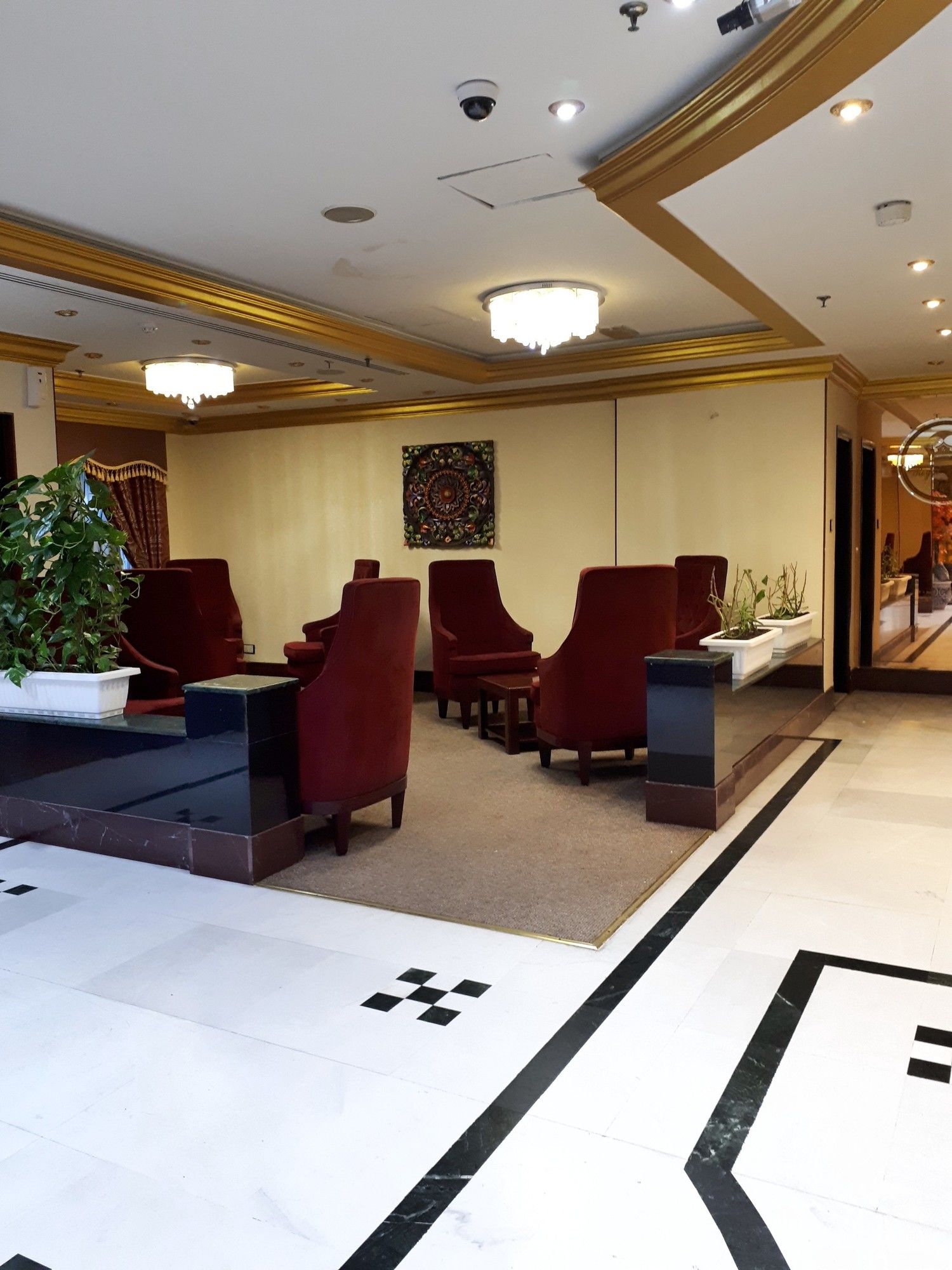 Royal Garden Hotel