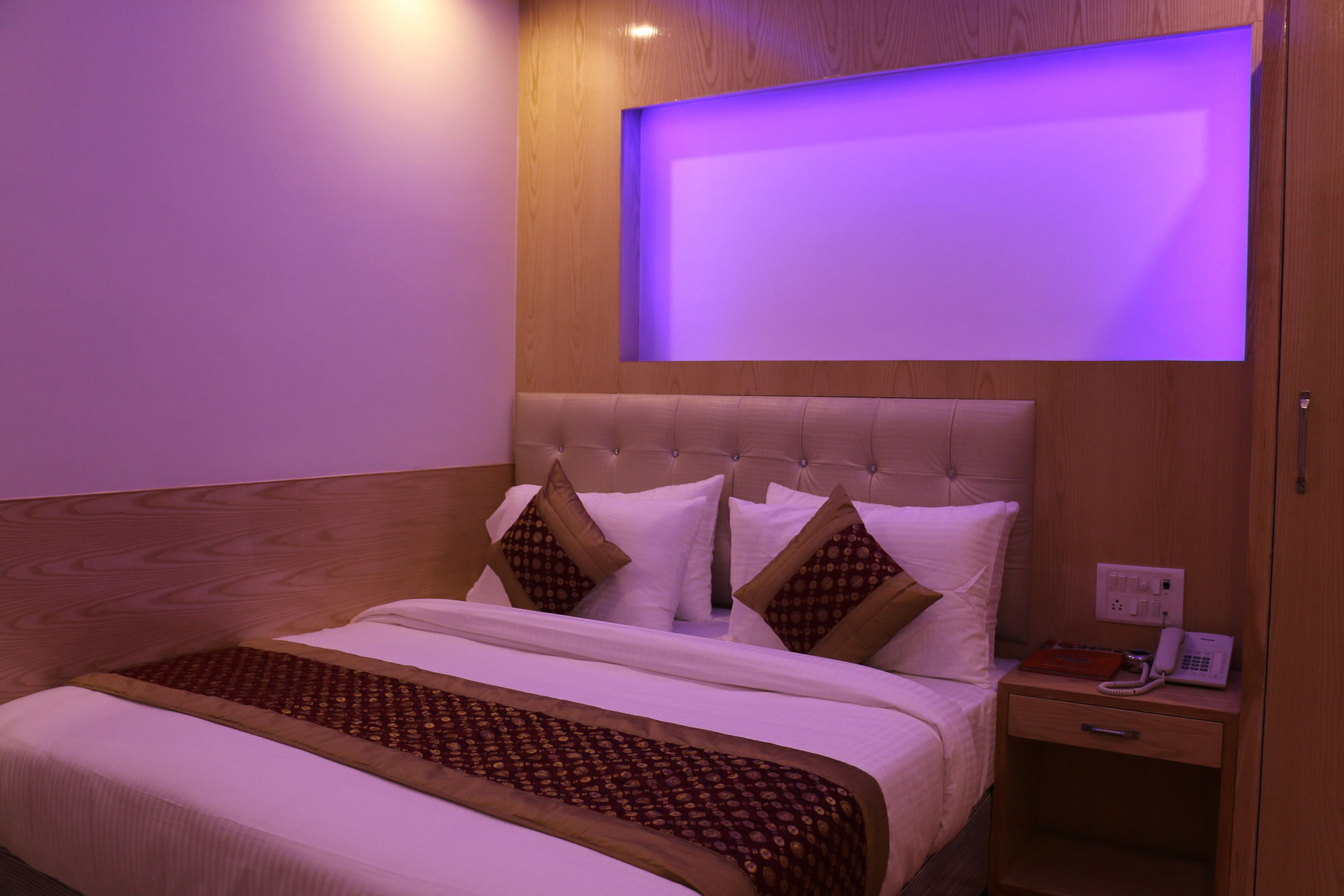 Prince Palace Deluxe Hotel