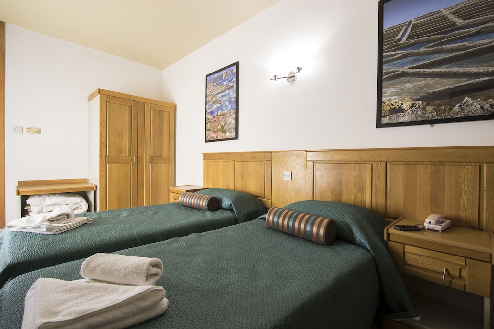 Canifor Hotel