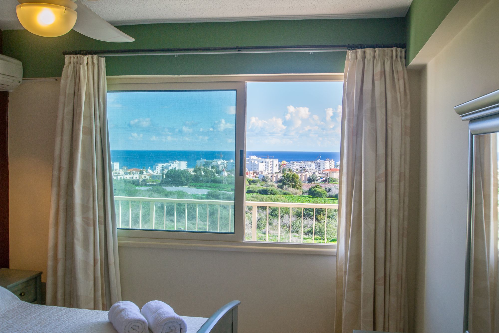Monte Elias Suite