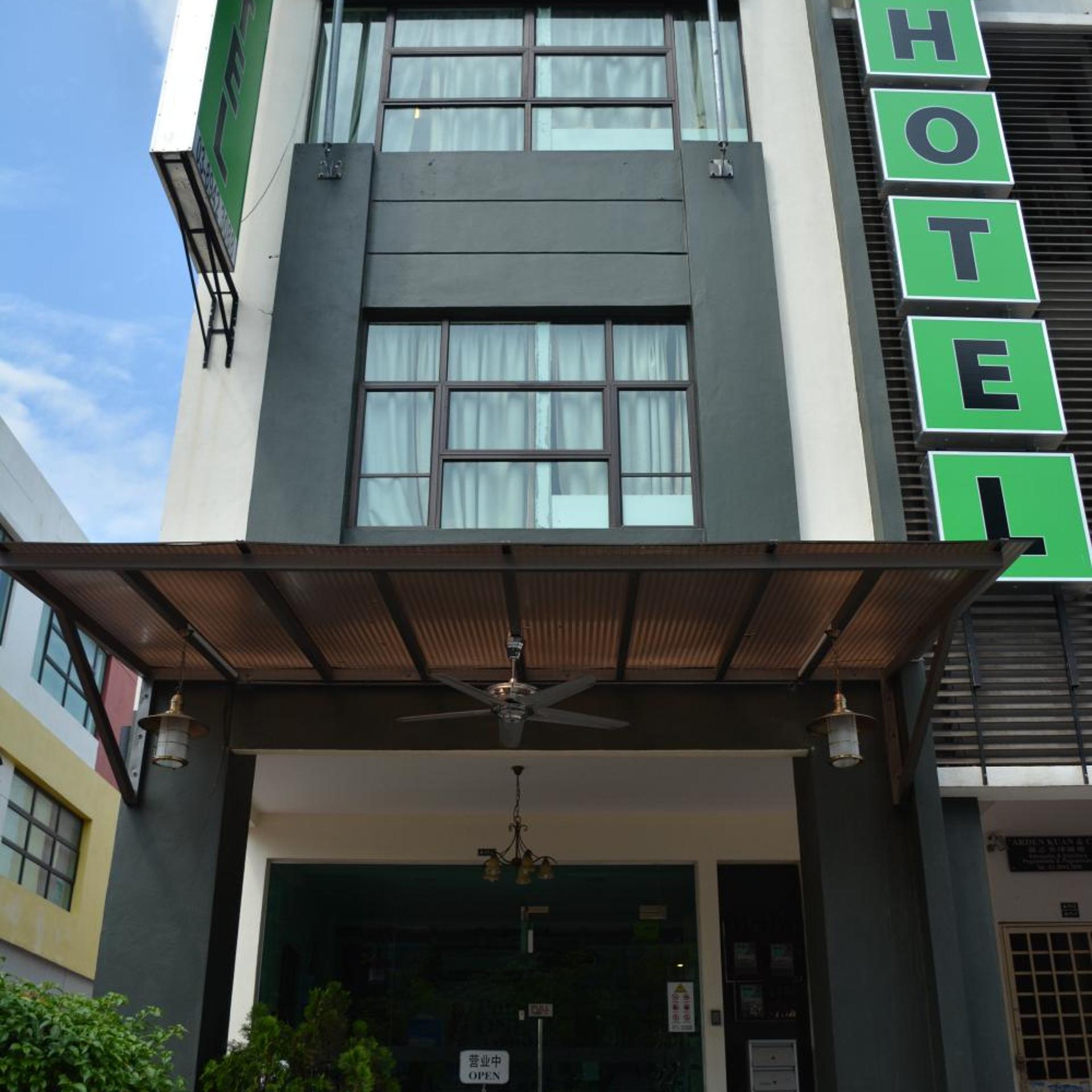 Putra One Avenue Hotel