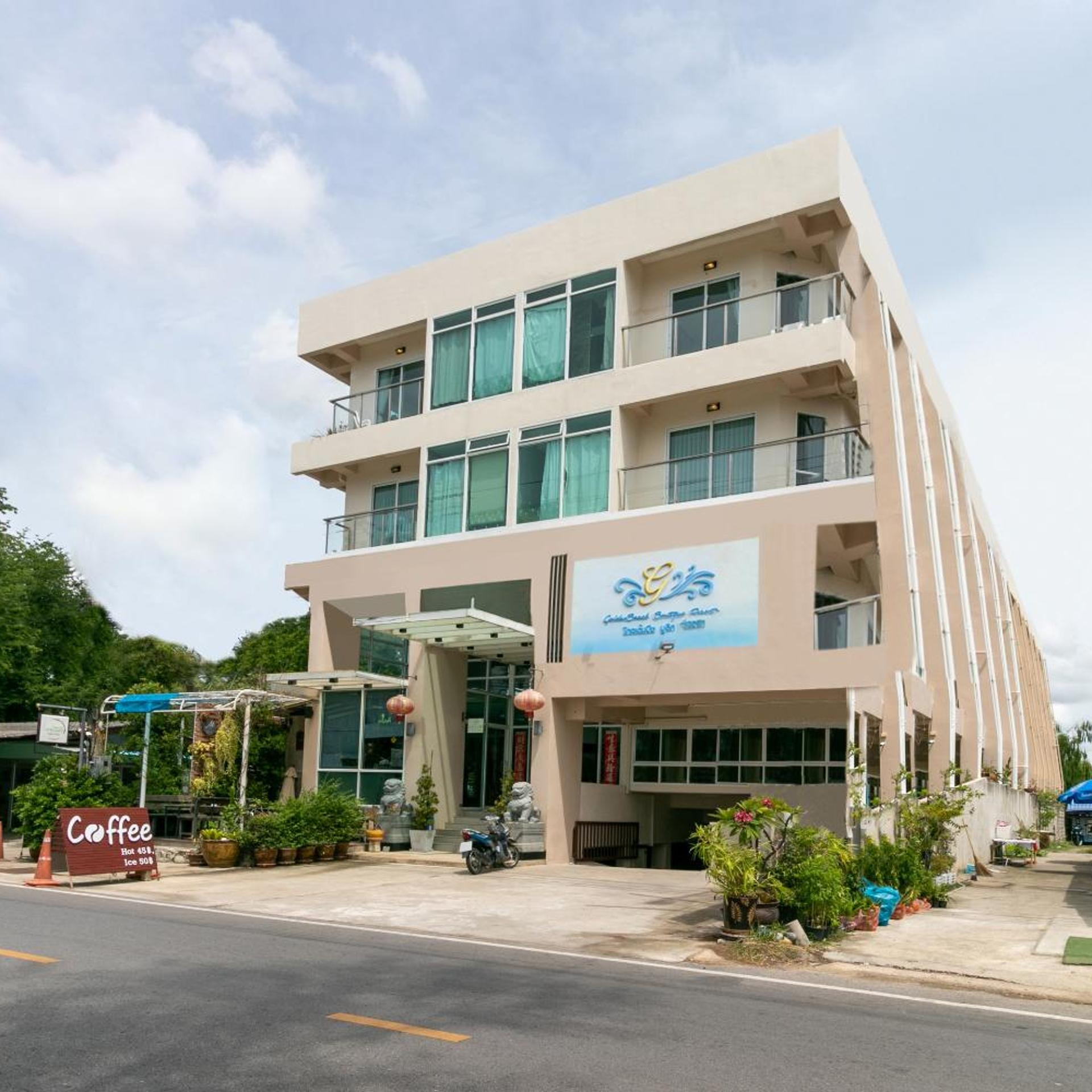 GoldenBeach Boutique Resort