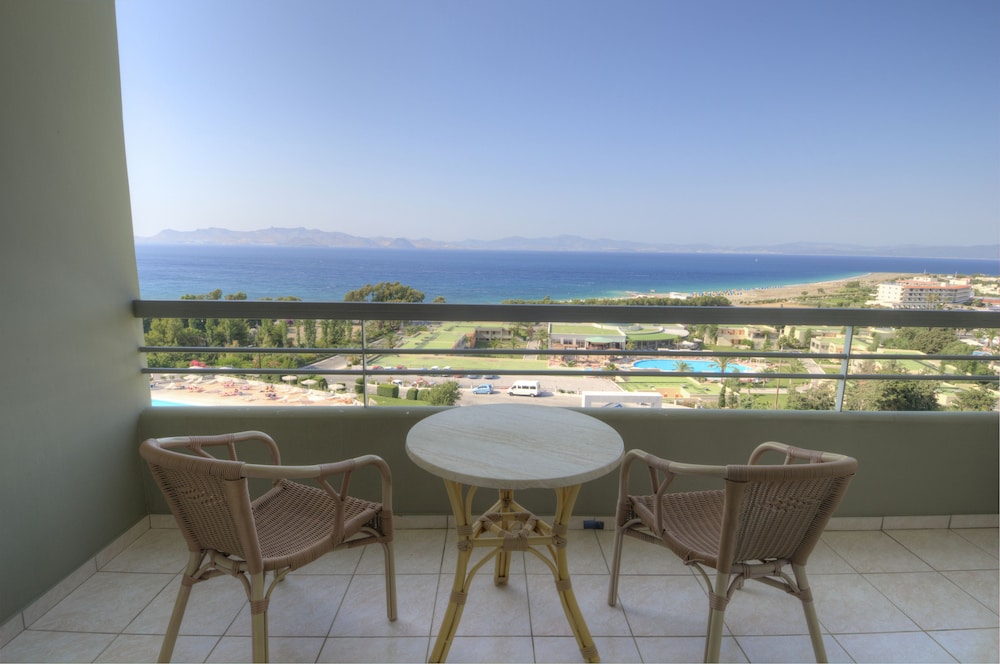 Kipriotis Panorama Hotel And Suites