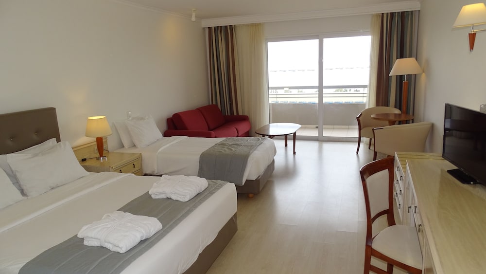 Kipriotis Panorama Hotel And Suites