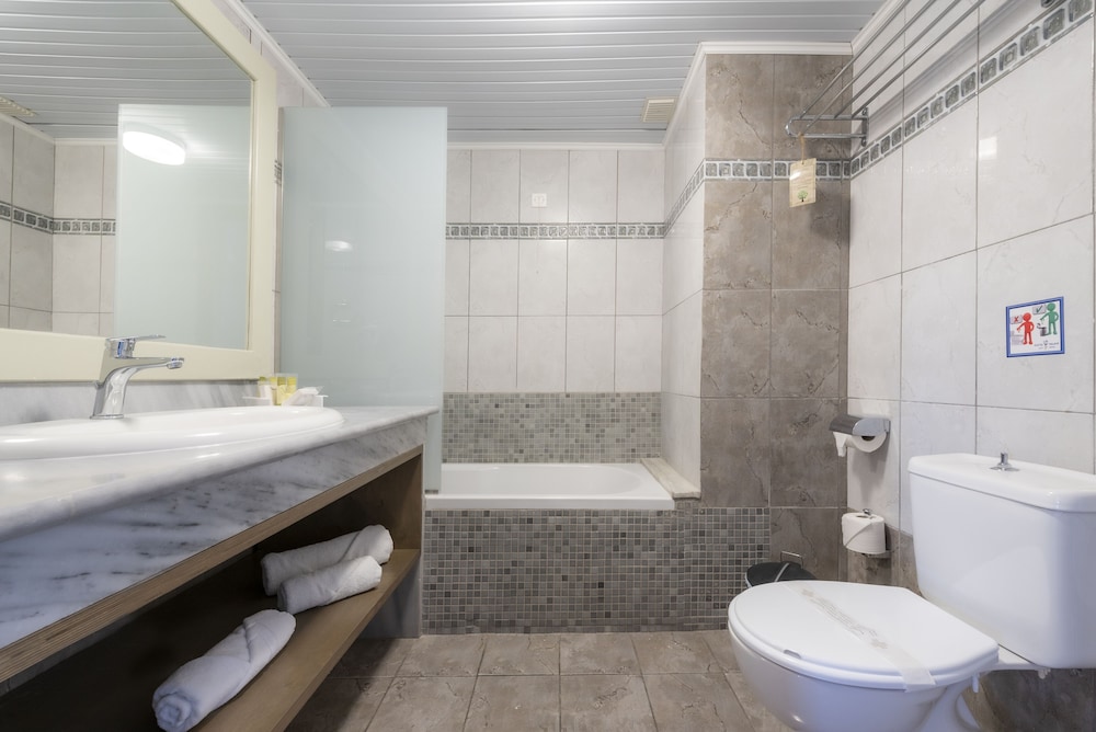 Kosta Palace City Hotel