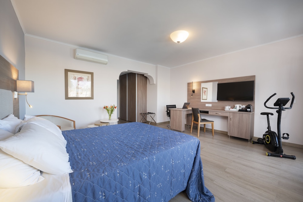 Kosta Palace City Hotel
