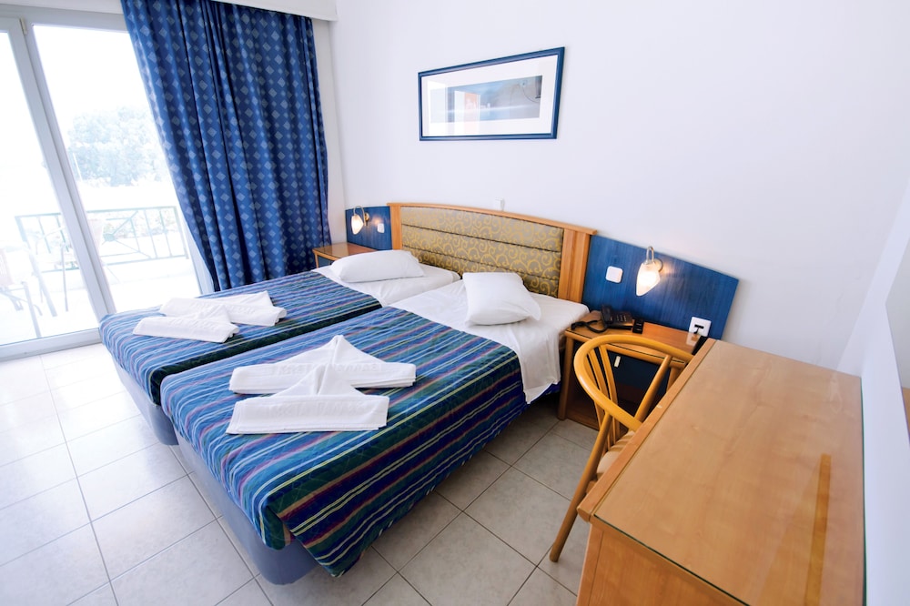 Kosta Palace City Hotel