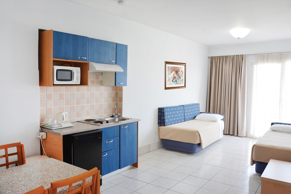 Kosta Palace City Hotel