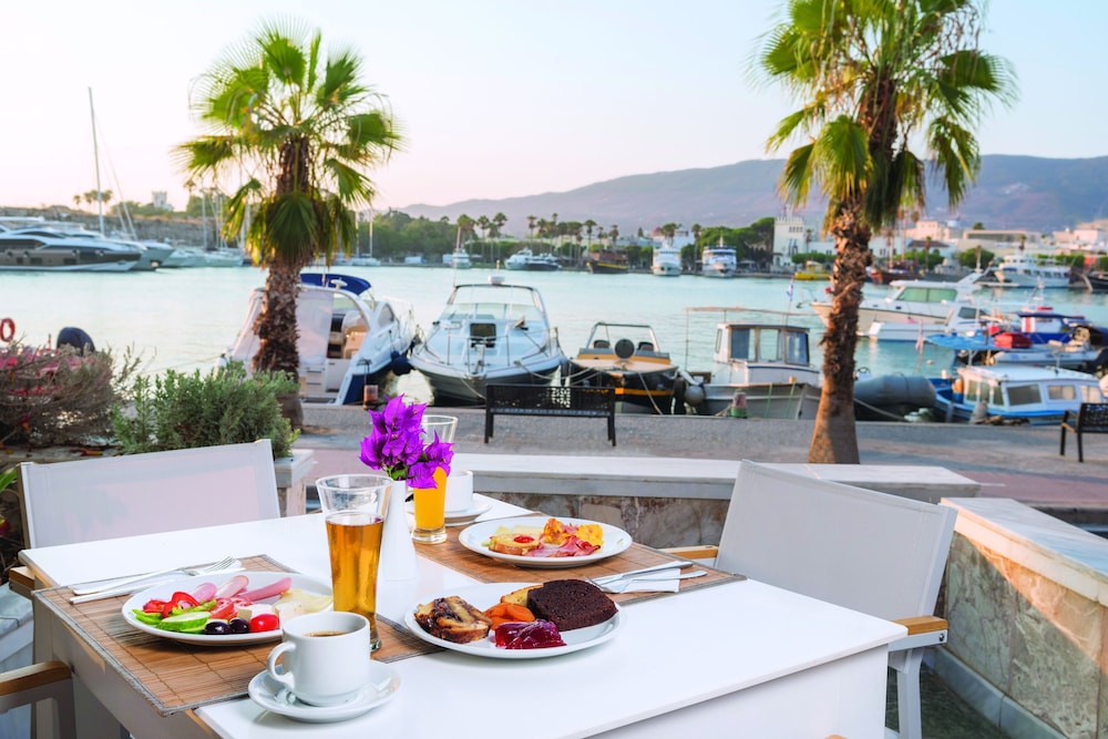 Kosta Palace City Hotel