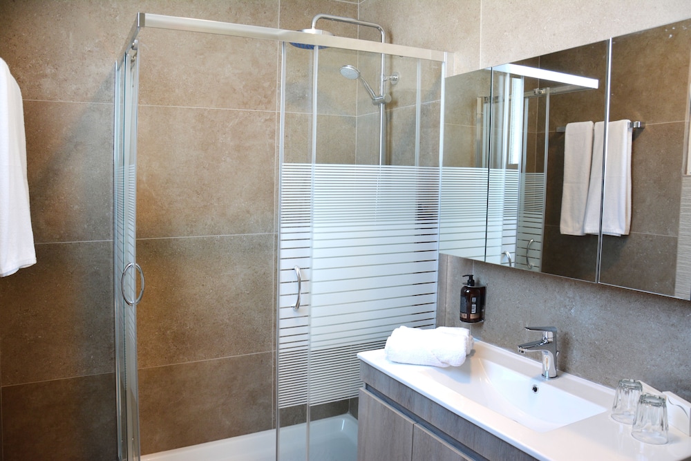 Kosta Palace City Hotel