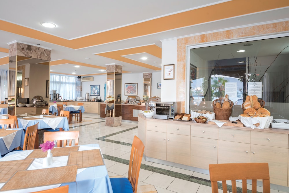Kosta Palace City Hotel