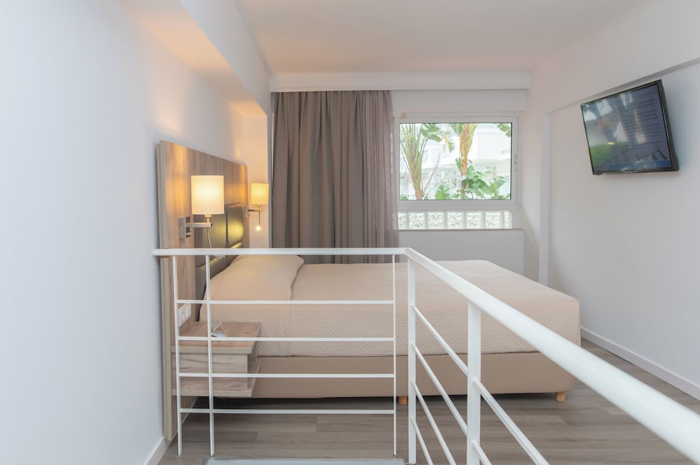 Kosta Palace City Hotel