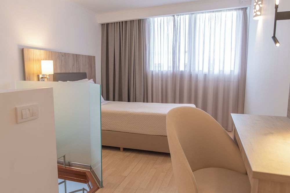 Kosta Palace City Hotel