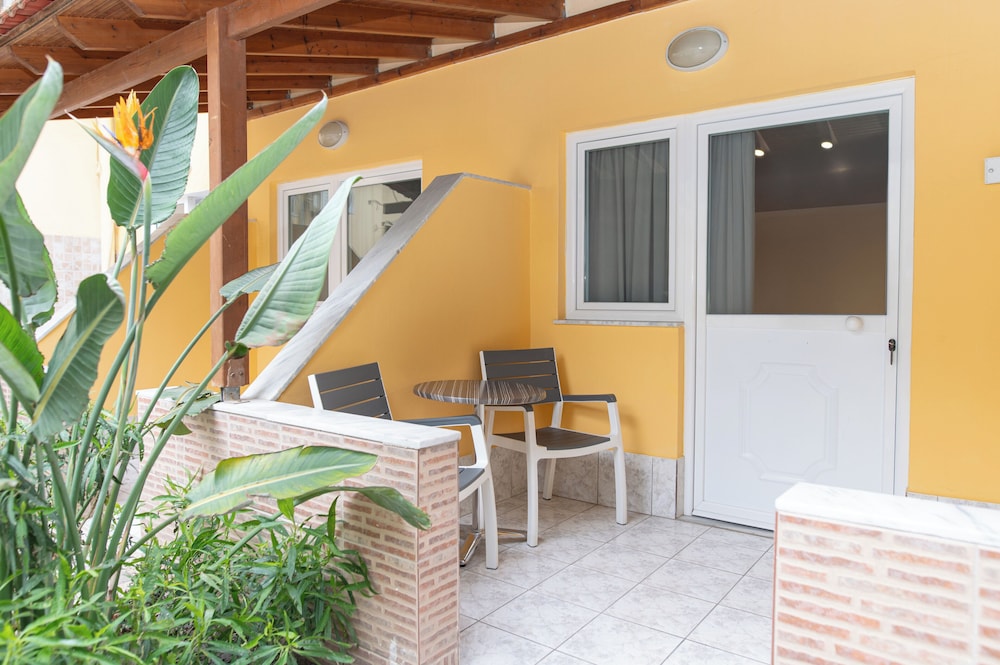 Kosta Palace City Hotel