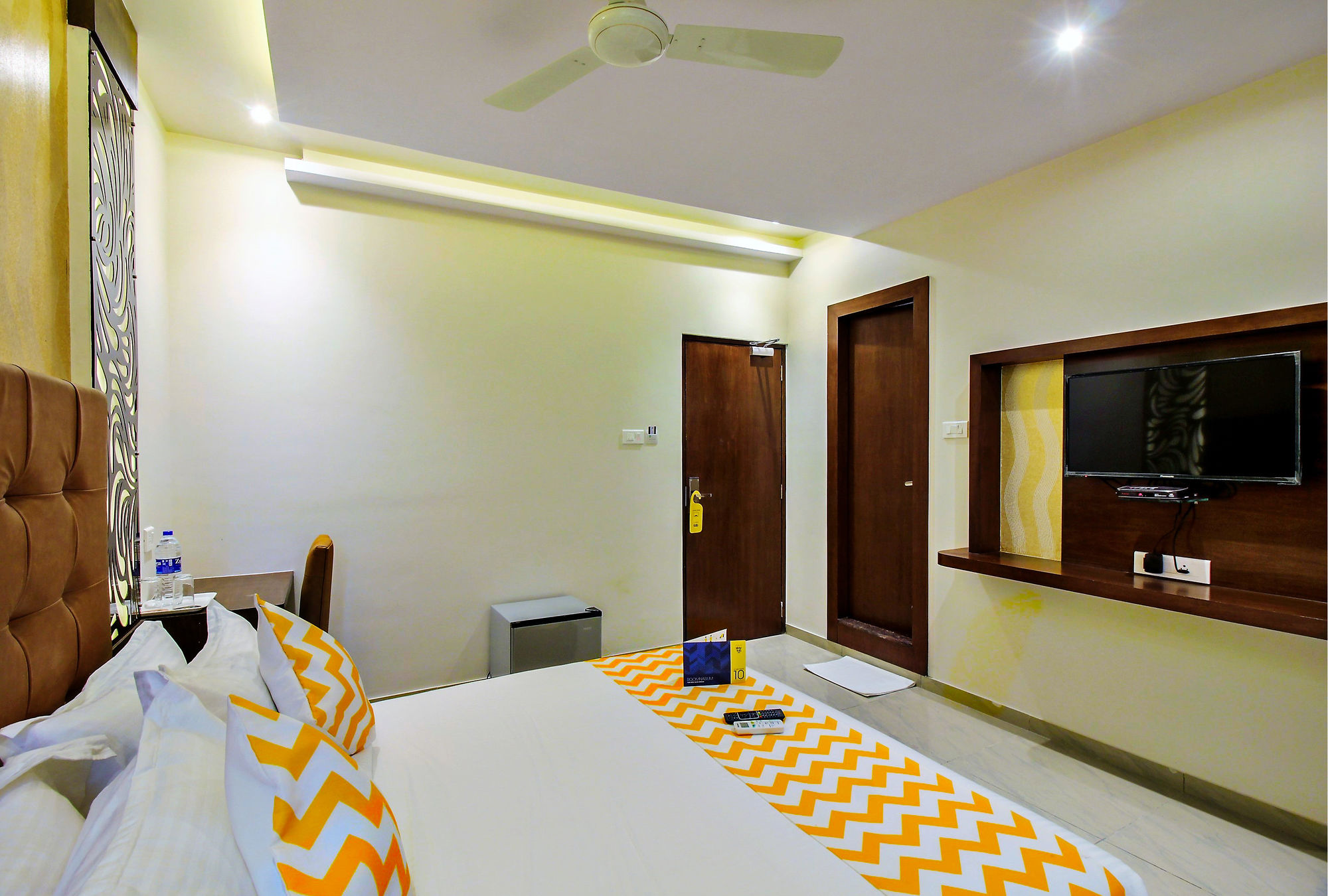 FabHotel Le Western Andheri