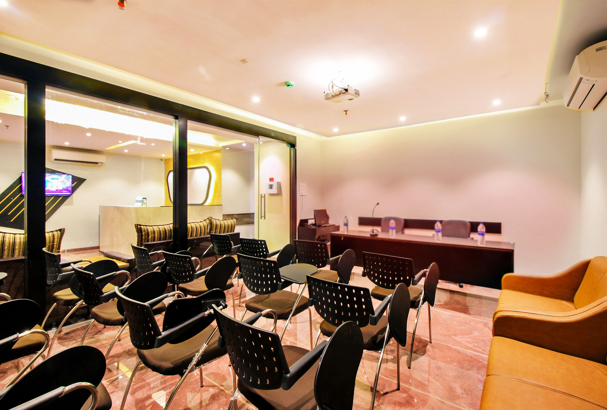 FabHotel Le Western Andheri