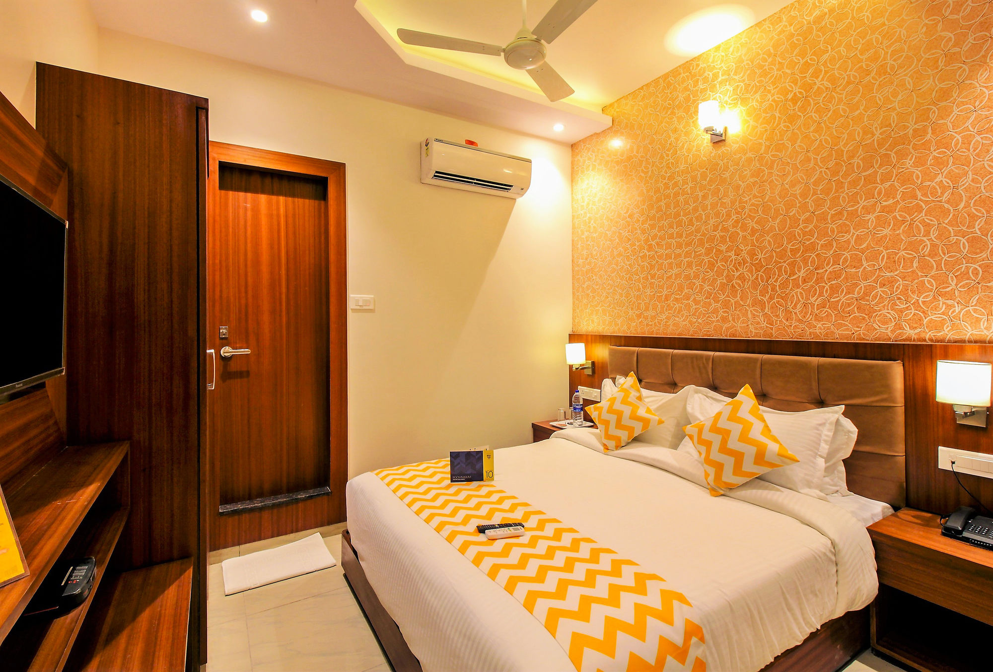 FabHotel Le Western Andheri