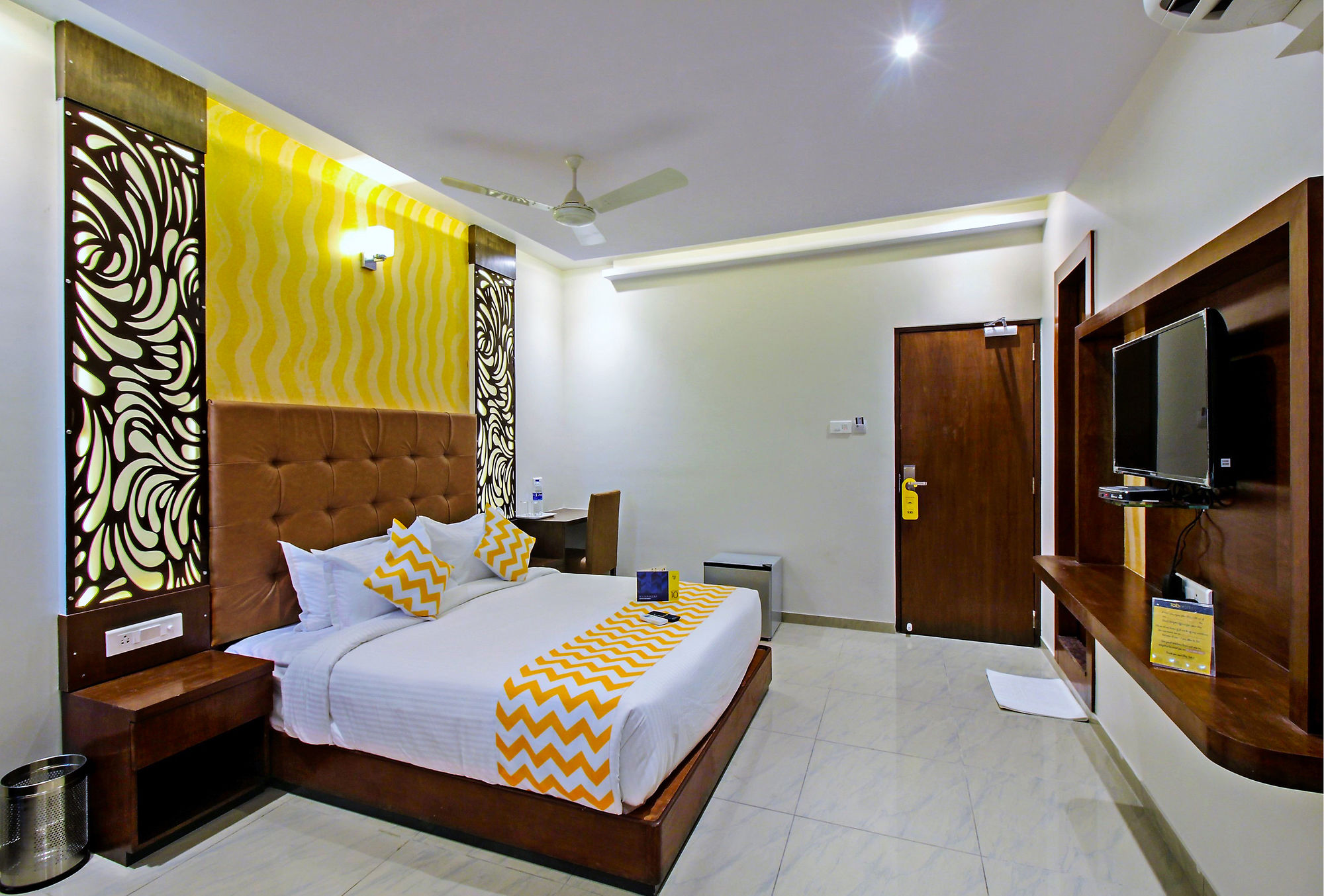 FabHotel Le Western Andheri