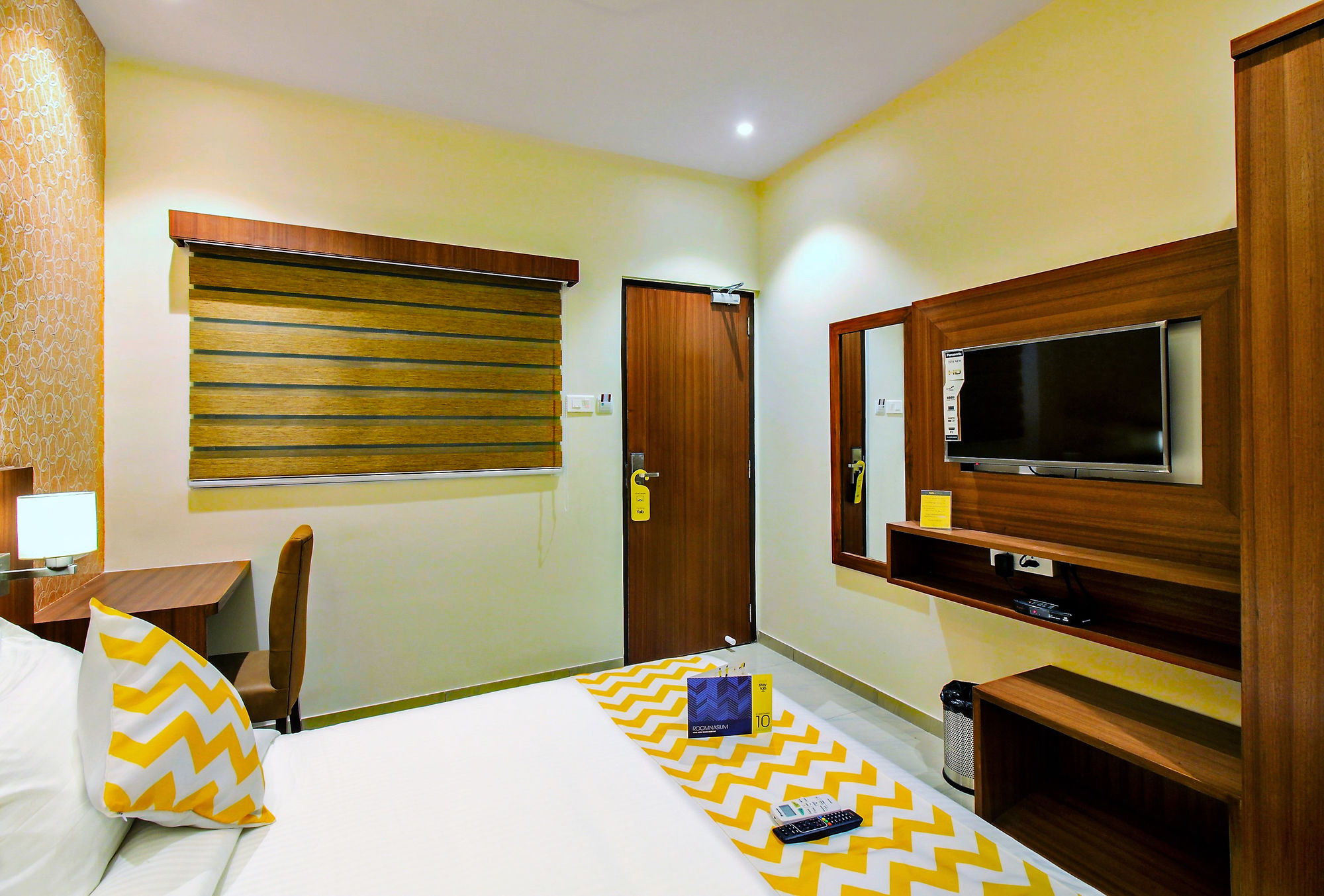 FabHotel Le Western Andheri