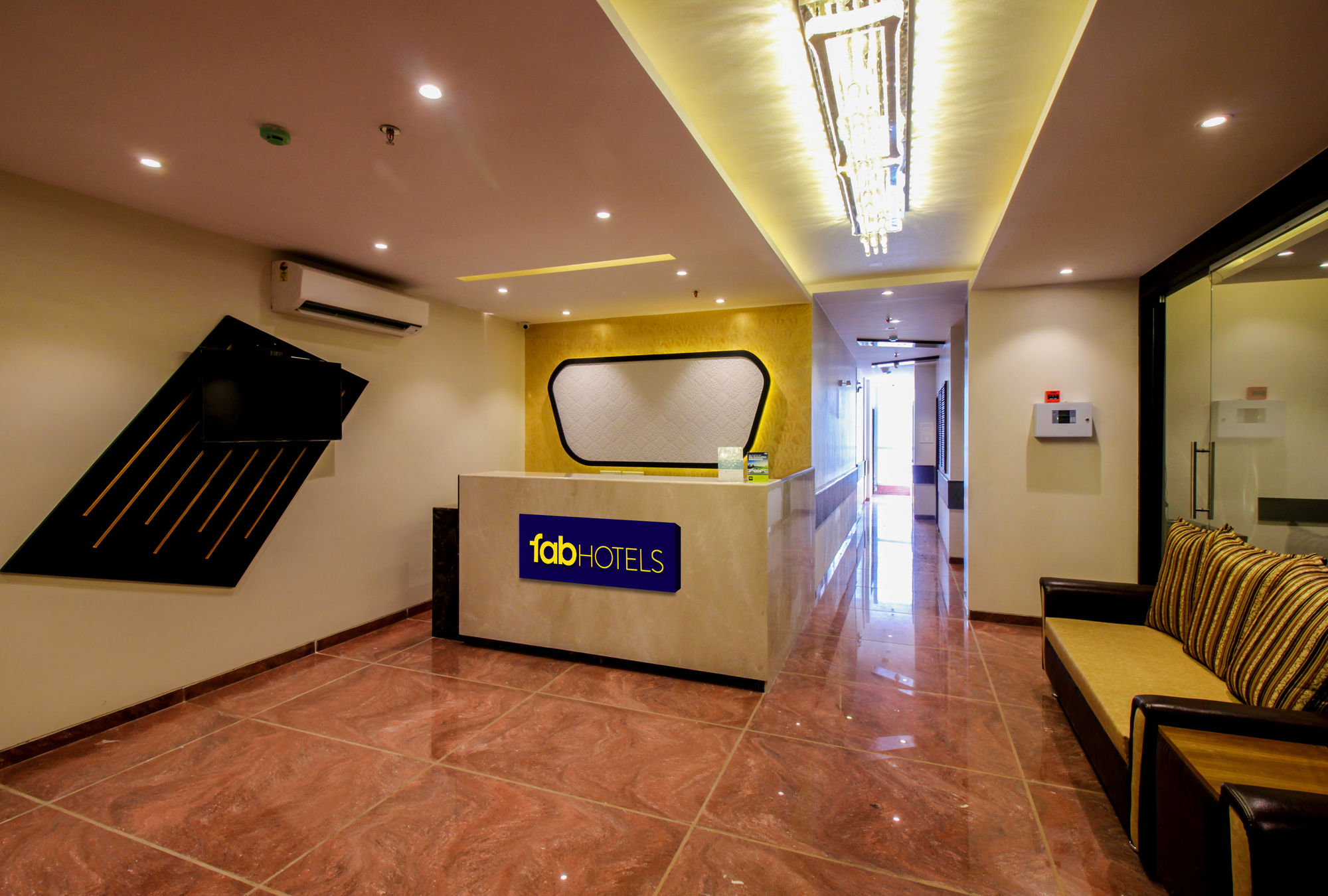 FabHotel Le Western Andheri