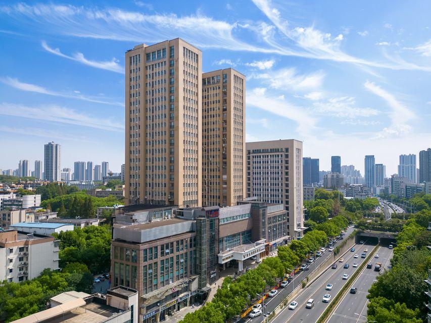 Vienna International Hotel Huhan Jiedaokou