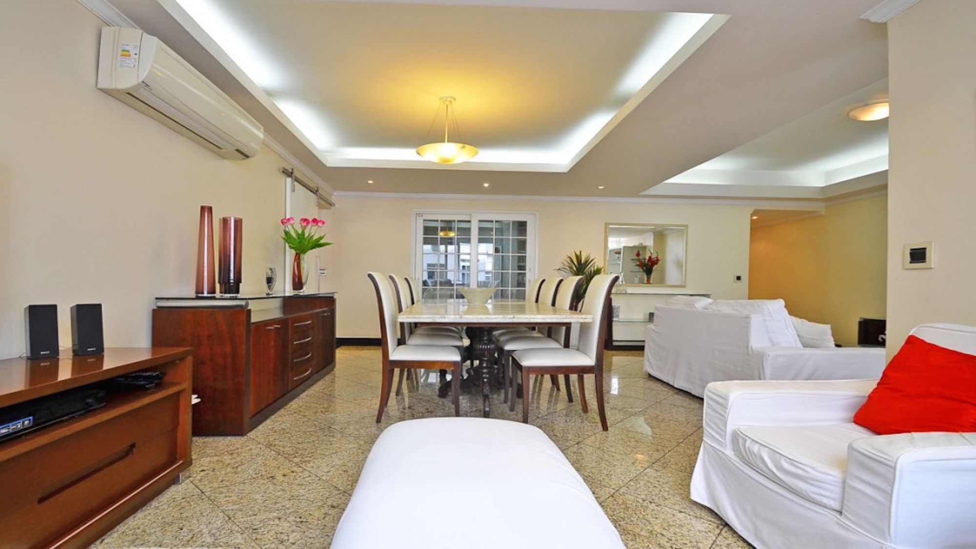 MZ Apartments Raul Pompeia