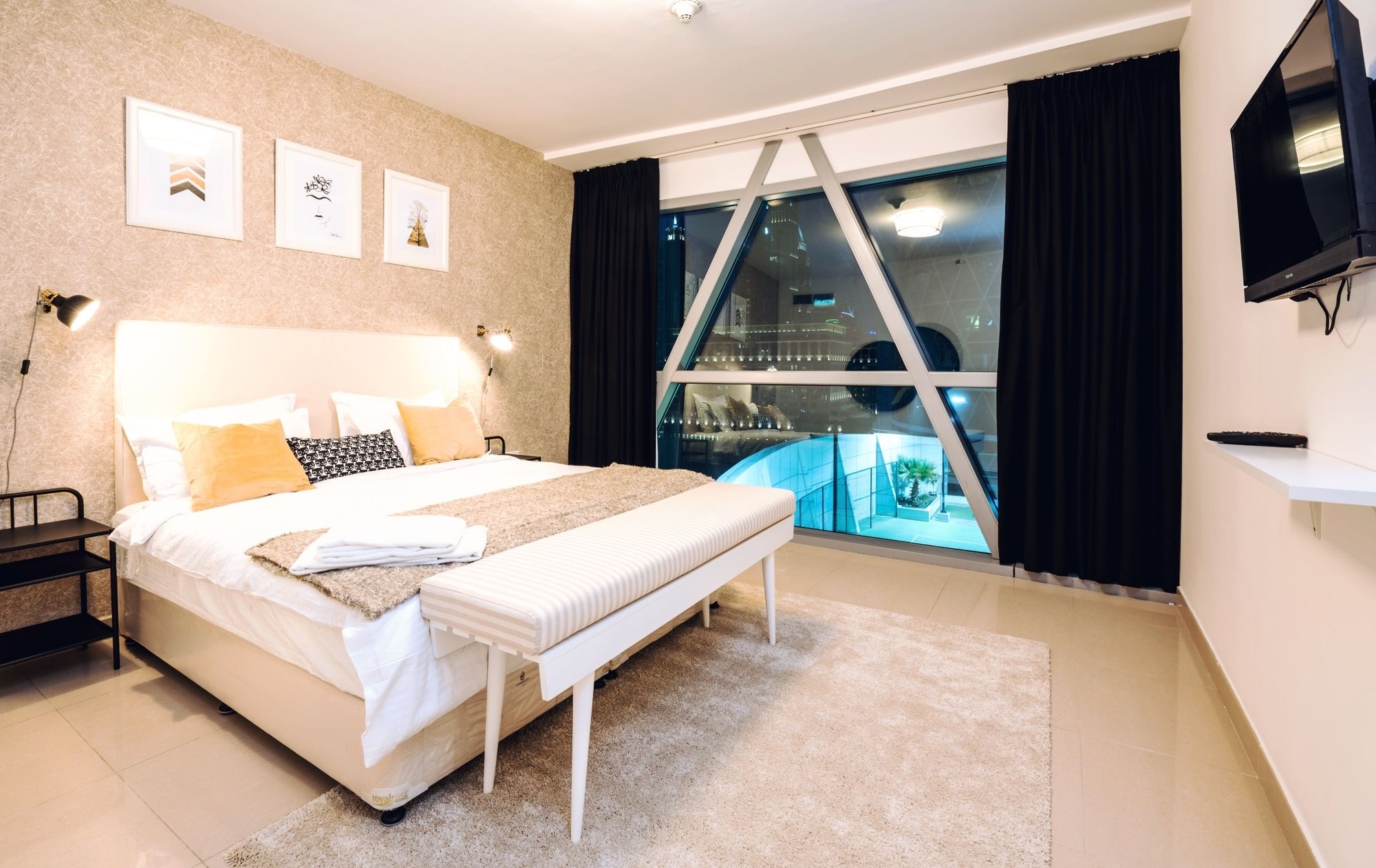 One Perfect Stay - Park Tower