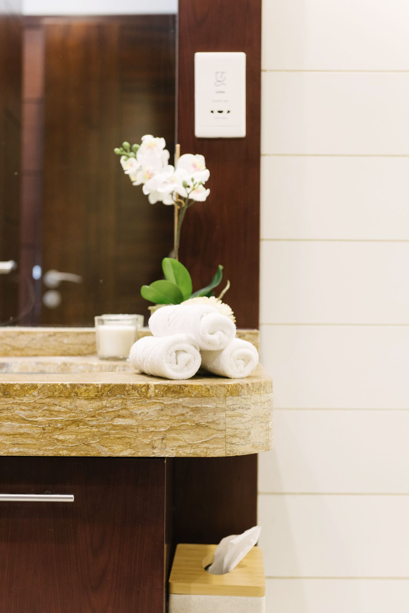 Faraway Homes - Burj Views Luxury