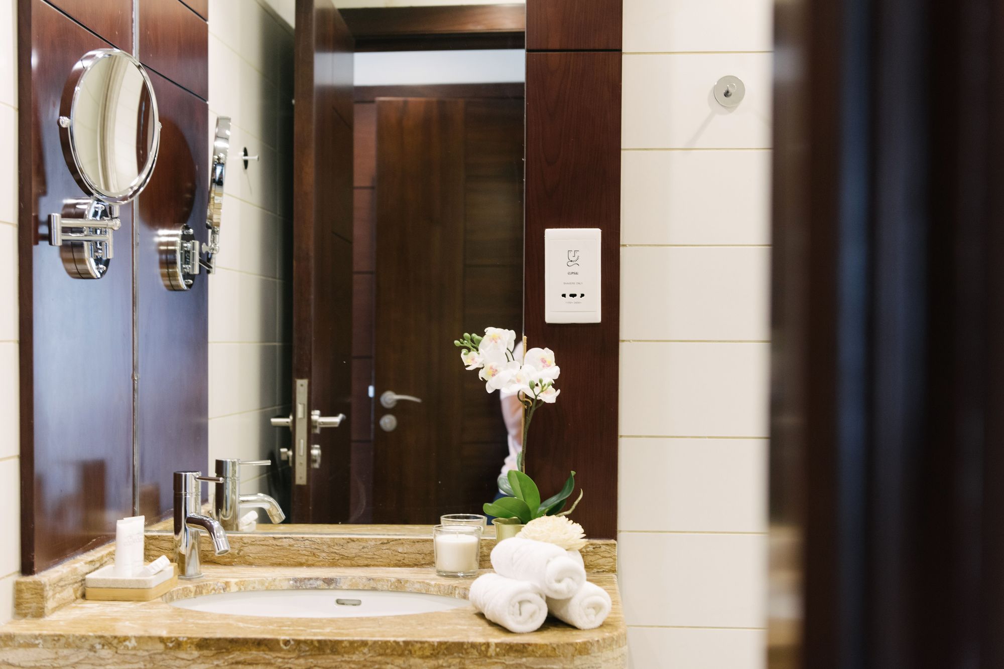 Faraway Homes - Burj Views Luxury