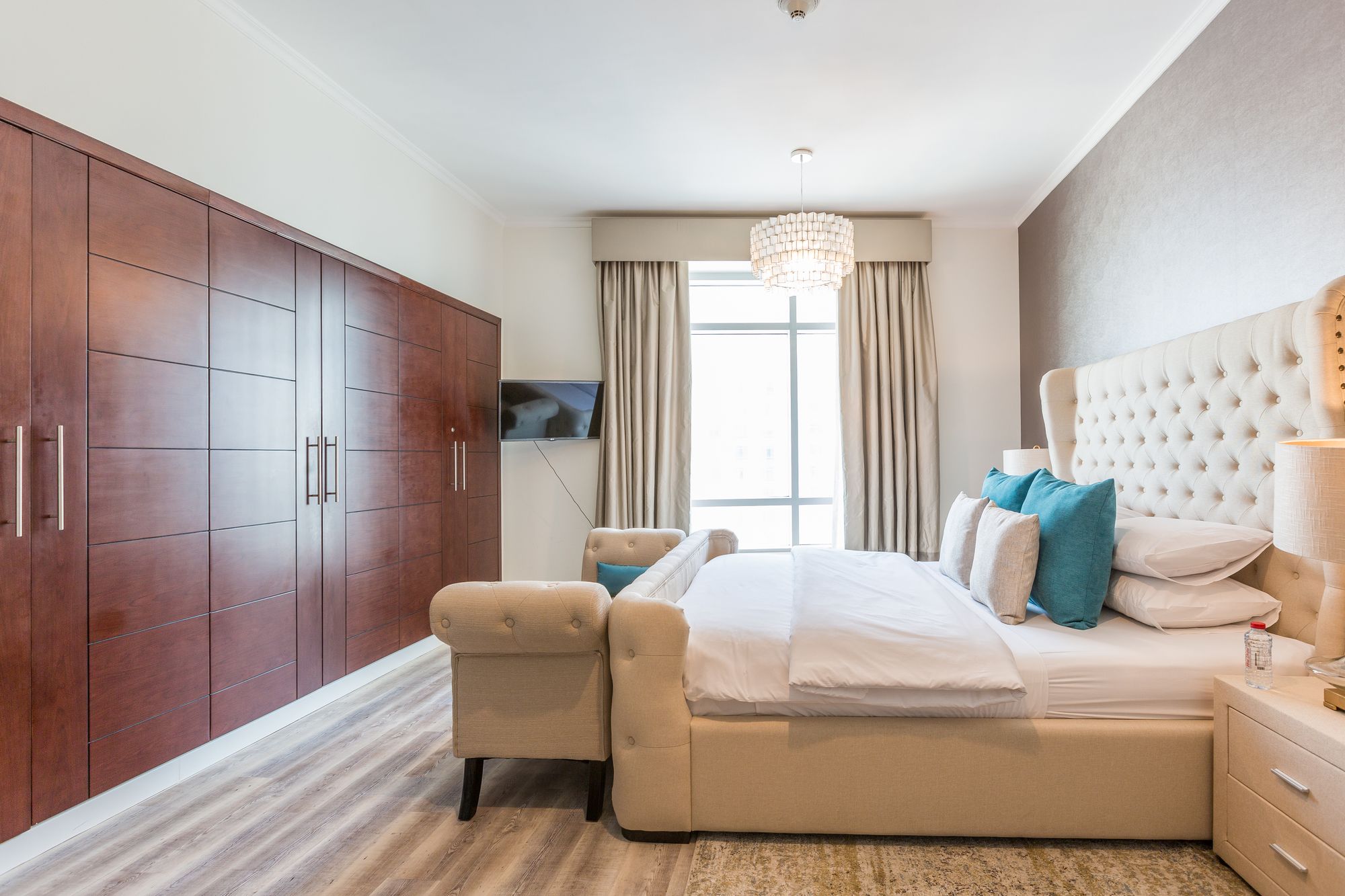 Faraway Homes - Burj Views Luxury